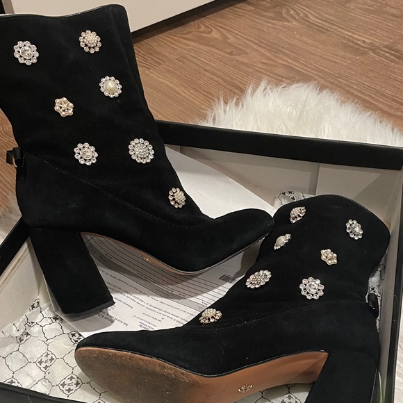 ✨💖Nanette Lepore Black Heeled Boots with Pearl Embellishments - Picture 3 of 9